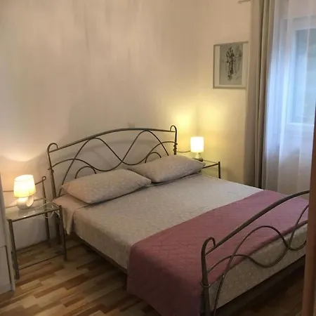 Salona Apartman *
