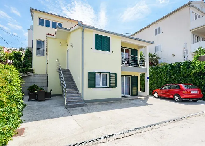 Apartment Salona